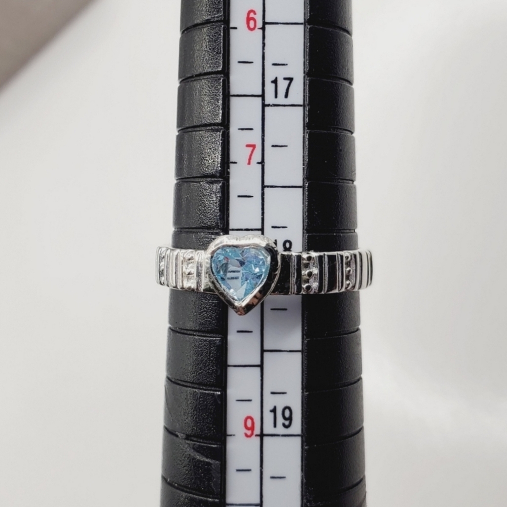 Silver Heart Ring - Picture 6 of 7